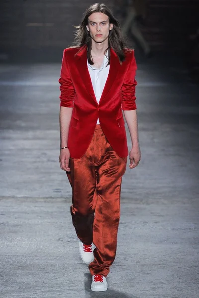 Look 13